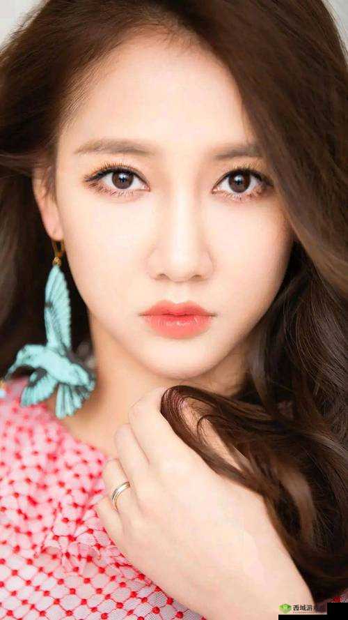 极品粉嫩小仙女小泬 69XXv：清纯外表下的诱惑之谜